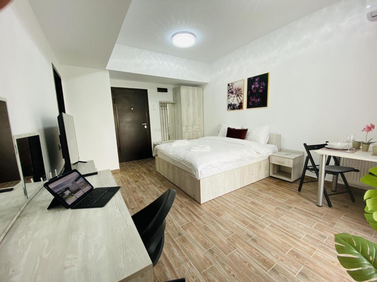 New City Studios With Balcony Bukarest Exteriör bild