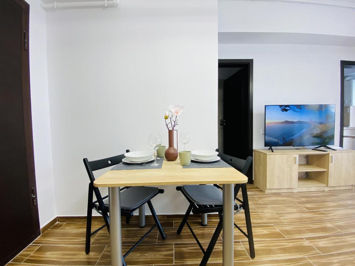 New City Studios With Balcony Bukarest Exteriör bild