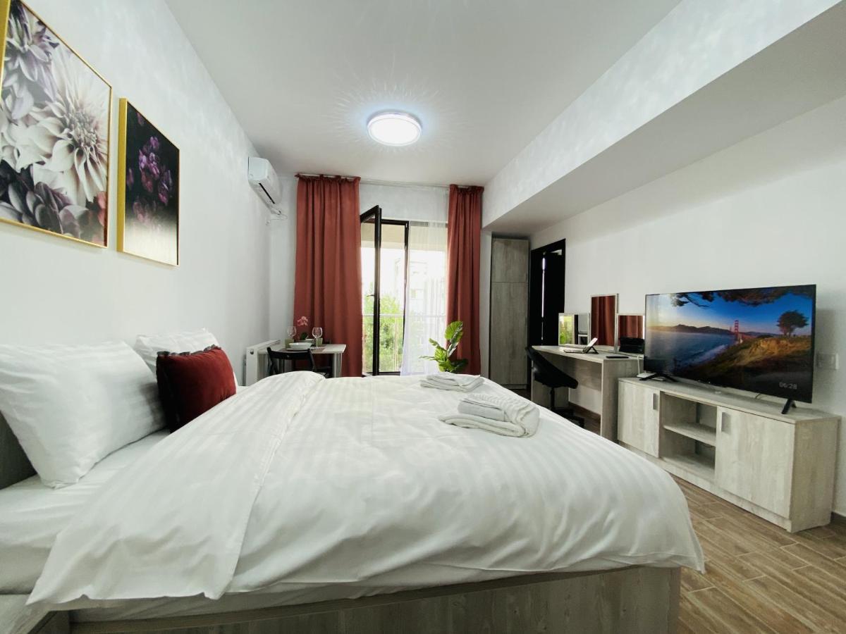 New City Studios With Balcony Bukarest Exteriör bild