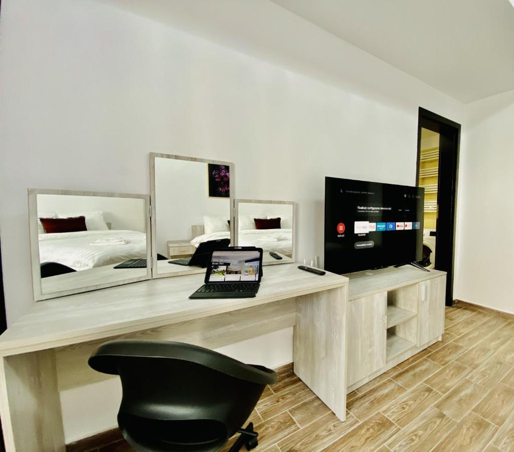 New City Studios With Balcony Bukarest Exteriör bild